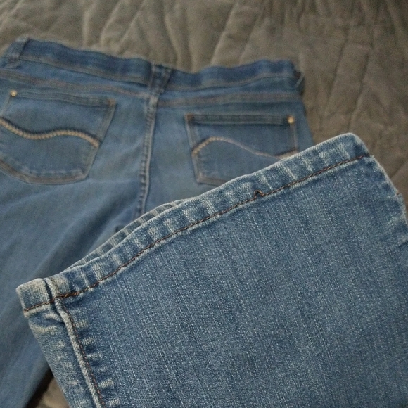 Lee Blue Straight Leg Jeans with Classic Style - Picture 4 of 5